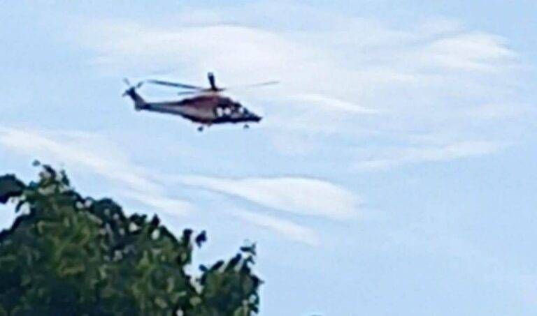 Elicottero in volo da un’ora su Bollate: cosa sta succedendo? elicottero bollate
