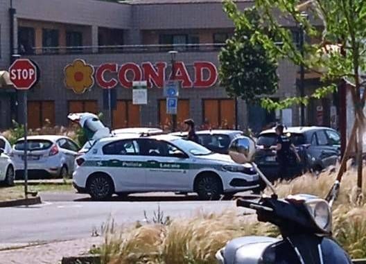 Incidente a Caronno, auto investe monopattino Immagine WhatsApp 2025 06 11 ore 16.02.20 a4c3c6b3