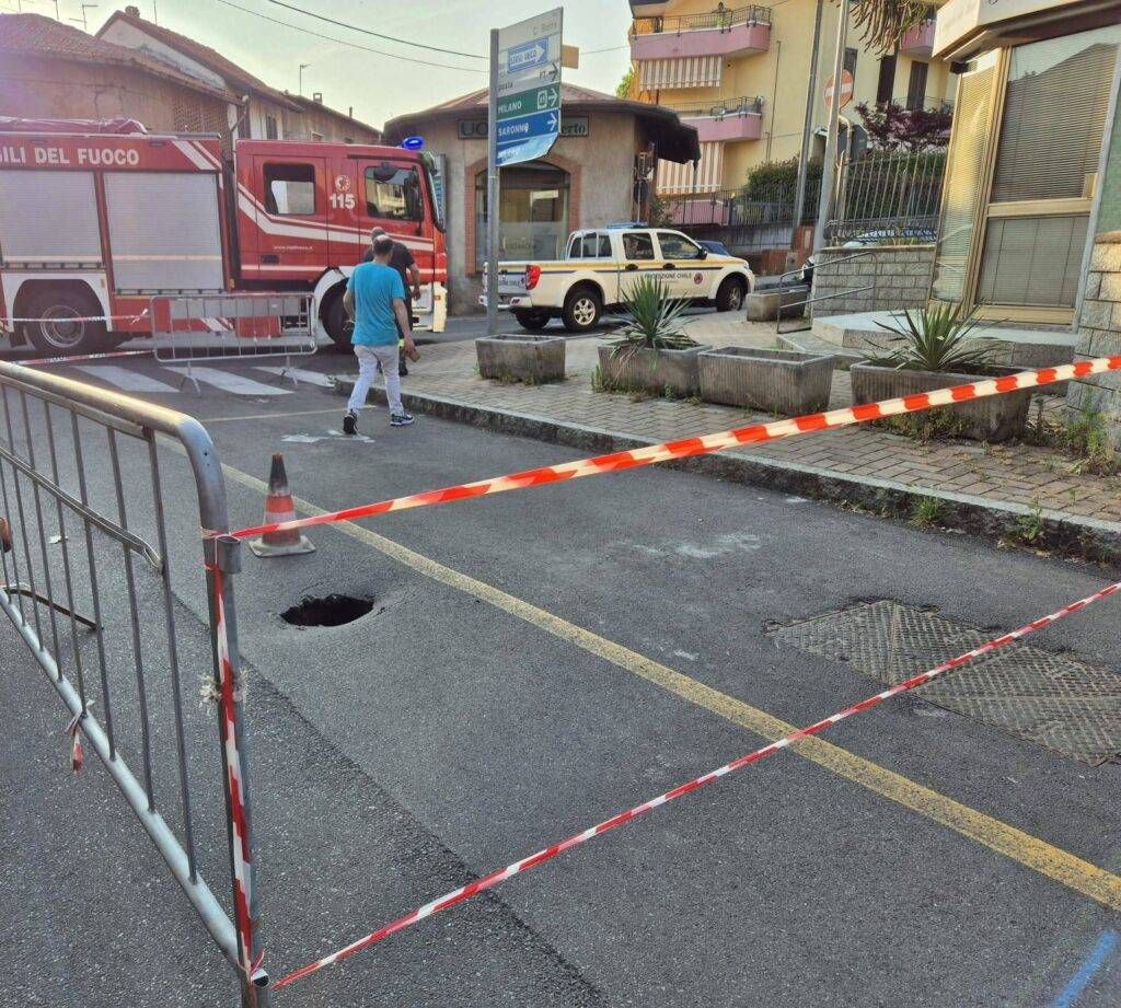 Perdita d’acqua a Gerenzano: cede l’asfalto in via Berra Immagine WhatsApp 2025 06 18 ore 19.48.59 94c1fd47 1024x921