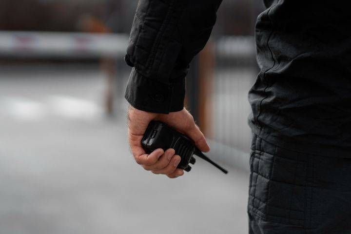 Anziana sequestrata in casa da due finti poliziotti: paura a Cesate anziana sequestrata cesate