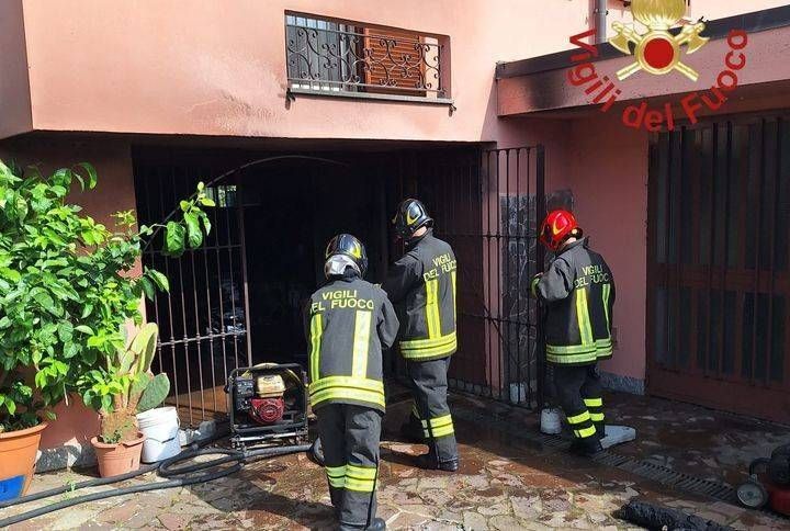 Incendio condominio a Mozzate, famiglie evacuate incendio mozzate