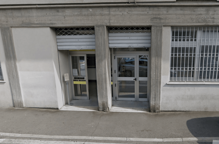 Paderno, condizionatori guasti e uffici roventi: la Posta chiusa per caldo ufficio poste italiane paderno dugnano 768x506
