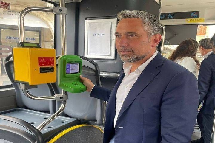 Treno, bus, tram, metro e battello, biglietto unico digitale per viaggiare in tutta la Lombardia BIglieto unico lombardia digitale