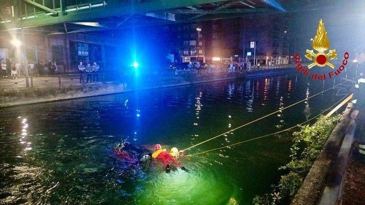 Con l’auto nel Naviglio, morto dopo la festa per il suo compleanno Naviglio morto auto