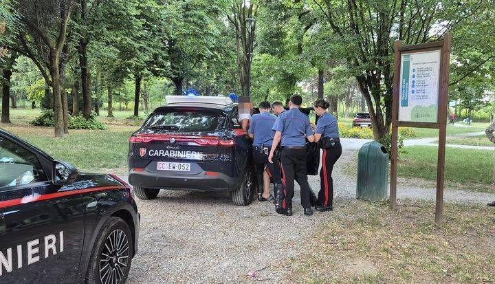 Inseguimento ad alta tensione per le strade di Paderno Dugnano: fermato un uomo | VIDEO Paderno Inseguimento auto