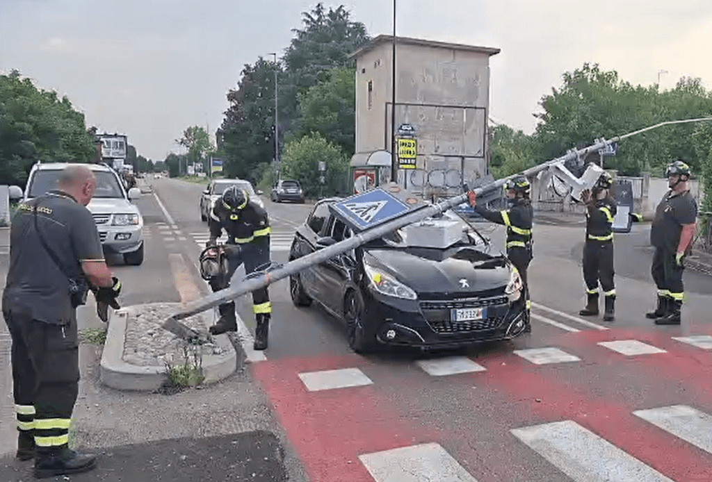 Incidente a Gerenzano, palo si schianta su un’auto Screenshot 2025 07 21 085623 1024x694