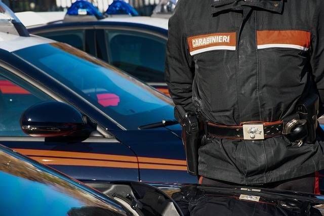 Droga e soldi, tenta la fuga e aggredisce carabinieri: 35enne tunisino arrestato a Bovisio Masciago carabinieri bovisio droga