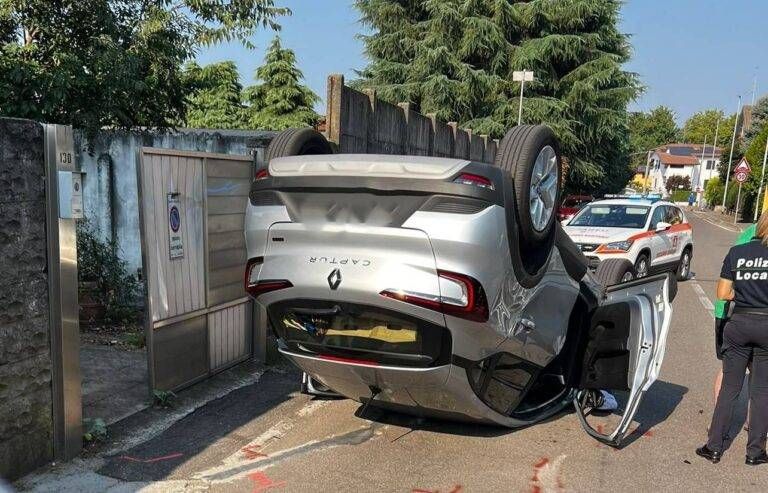 Incidente a Caronno: auto ribaltata, 60enne ferito Immagine WhatsApp 2025 08 12 ore 10.54.18 6253377a 768x493