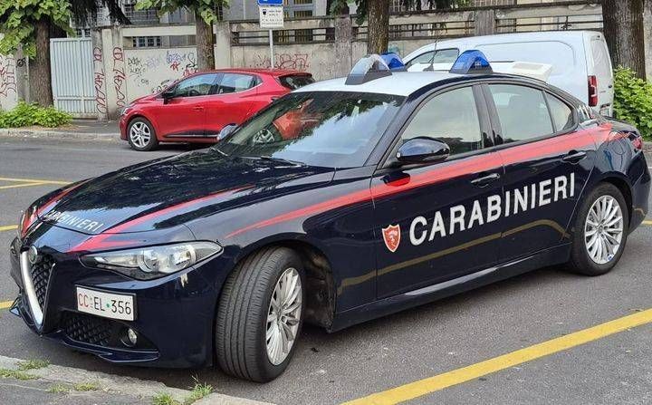 Arese, sequestrato e incappucciato con un sacchetto: quattro minorenni arrestati per estorsione e rapina carabinieri cusano milanino