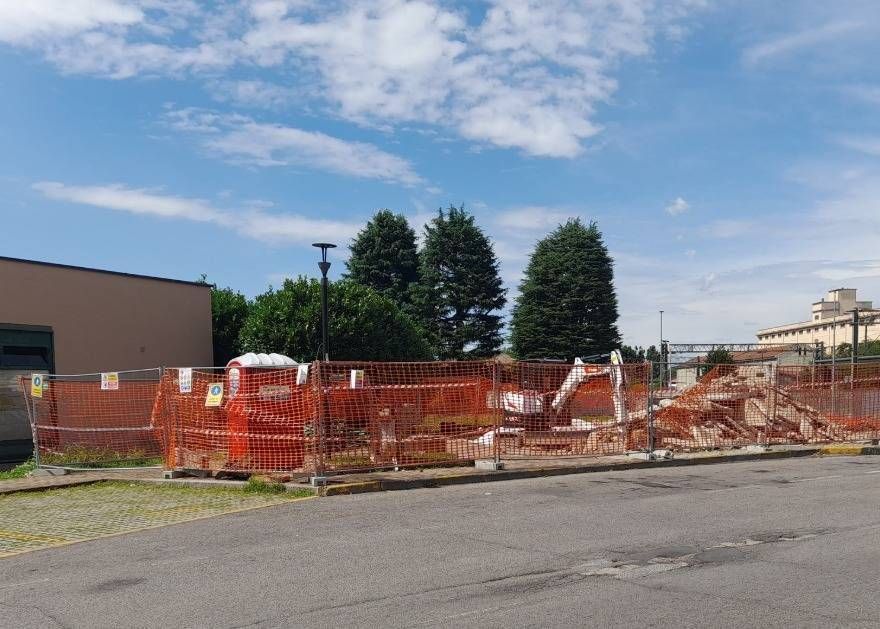 Caronno: spunta l’amianto, bloccato il cantiere della velostazione velostazione amianto