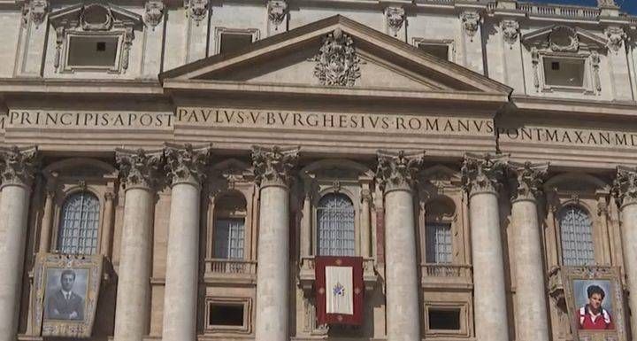 Acutis e Frassati, la cerimonia in Vaticano per i due nuovi santi del terzo millennio Acutis Frassati santi