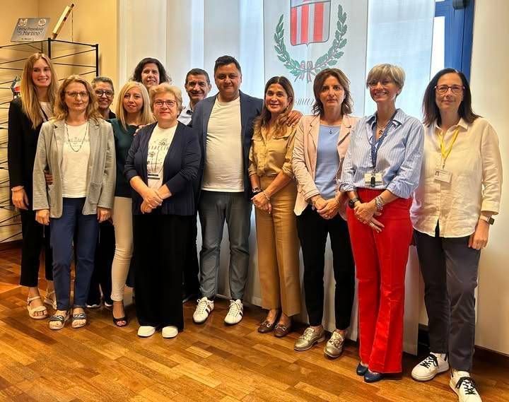 Bollate, il sindaco consegna l’Eccellenza a 8 dipendenti comunali Bollate dipendenti eccellenze comune