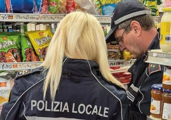 Garbagnate, vietato vendere cibo da asporto e alcolici di sera Garbagnate vietato cibo alcolici