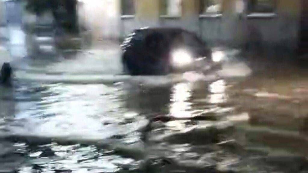 Maltempo: Saronno-Seregno, circolazione sospesa, strade allagate tra Ceriano Laghetto e Cesano Maderno Maltempo Piogge Paderno 1024x576