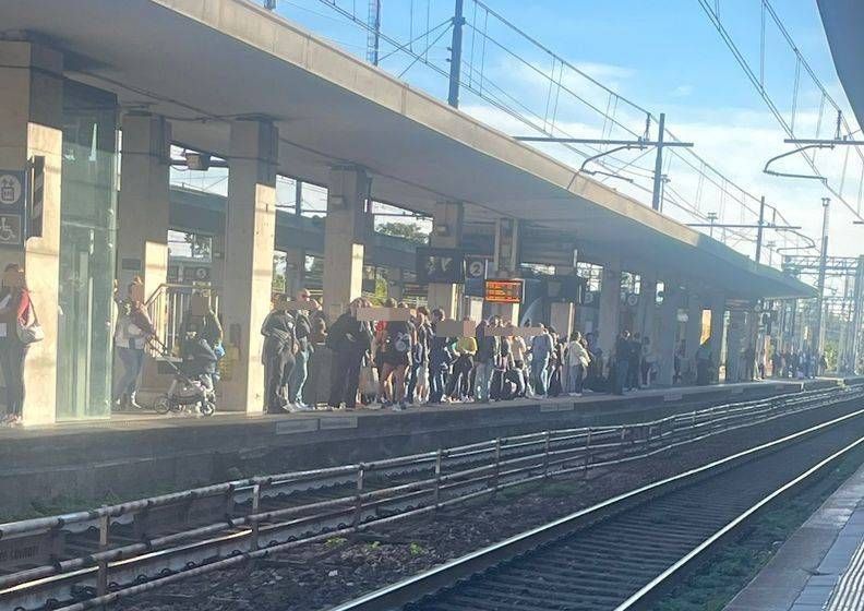 Trenord, per il nuovo sciopero nazionale, treni a rischio da dalle 21 del 2 e per tutta la giornata del 3 ottobre trenord sciopero