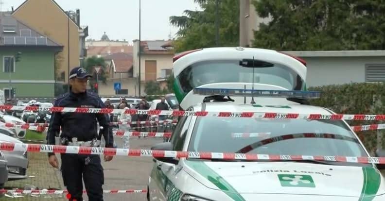 Morta la donna accoltellata a Milano, preso l’aggressore Donna Accoltellata Rozzano