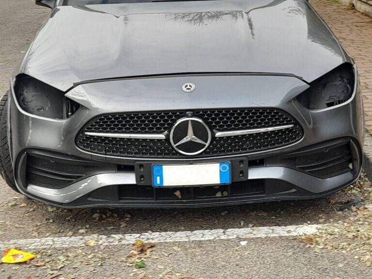 Caronno, ladri rubano i fari di due auto 584410800 10230558608764845 135500261620638378 n 768x576