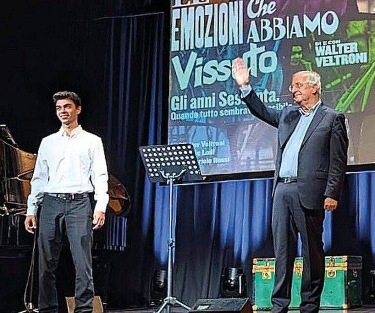 Bollate, Walter Veltroni strappa applausi a teatro Bollate Walter Veltroni teatro