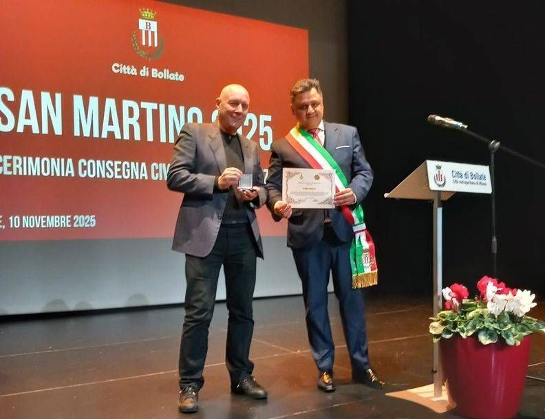 Bollate, le benemerenze civiche San Martino 2025: il premio al direttore del Notiziario – VIDEO San Martino Bollate Piero Uboldi