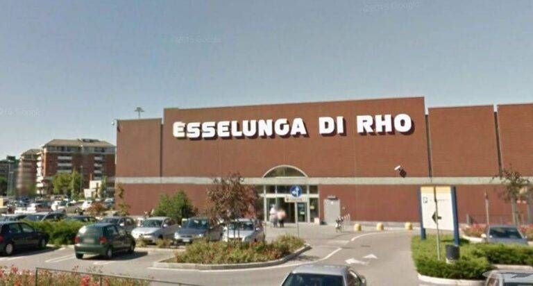 Nel carrello champagne e cibi pregiati ma alla cassa automatica pagano 2 euro: fermati all’Esselunga di Rho Esselunga Rho