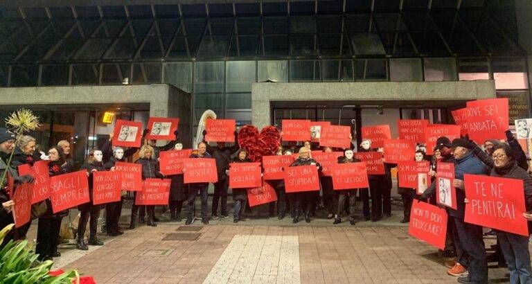 Giornata contro la violenza sulle donne, le iniziative a Saronno e nel Saronnese flashmob 2024 768x410