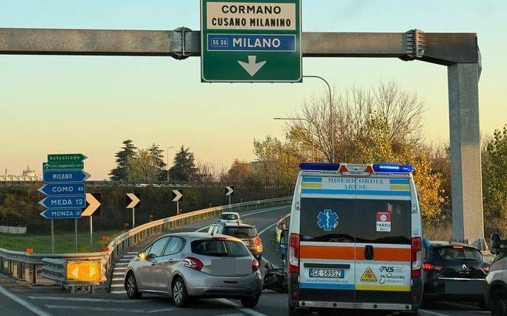 Incidente sulla Tangenziale Nord tra Bollate e Paderno, motociclista in ospedale incidente Paderno Dugnano