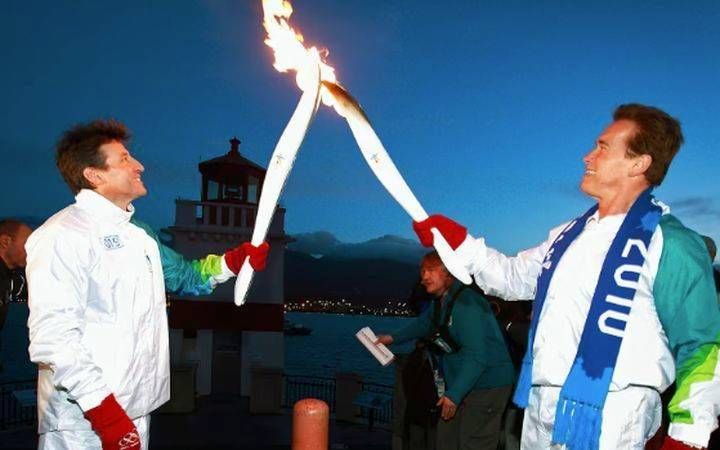 La polvere sotto il tappeto (Milano-Cortina 2026) MIlano-Cortina Fiaccola polvere sotto tappeto