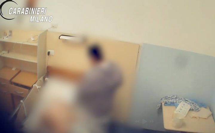 Violenze sessuali nella Rsa a Parabiago, arrestato operatore socio sanitario violenze sessuali rsa parabiago