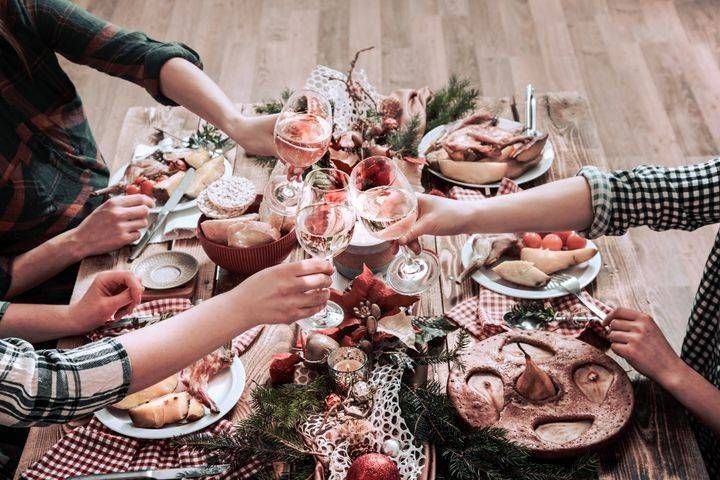 Pranzi e cene tra Natale e Capodanno, i consigli per la salute di Asst Rhodense pranzo natale consigli salute