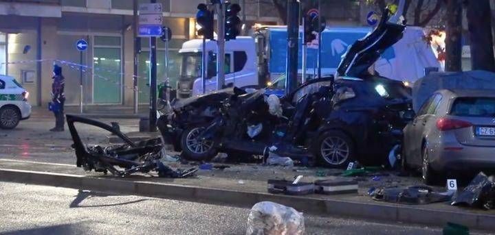 Milano, scontro con il camion dei rifiuti, un morto e 2 feriti in Corso Sempione incidente milano rifiuti