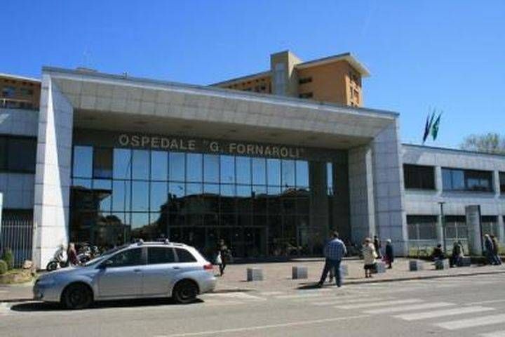 Abbandonato davanti all’ospedale di Magenta, aveva appena tentato un furto in villa ed è stato accoltellato dal proprietario ospedale magenta furto villa