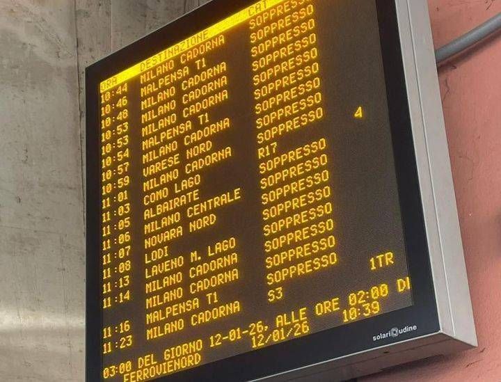 Sciopero Trenord, nuova giornata difficile per i pendolari lombardi Sciopero Trenord Saronno