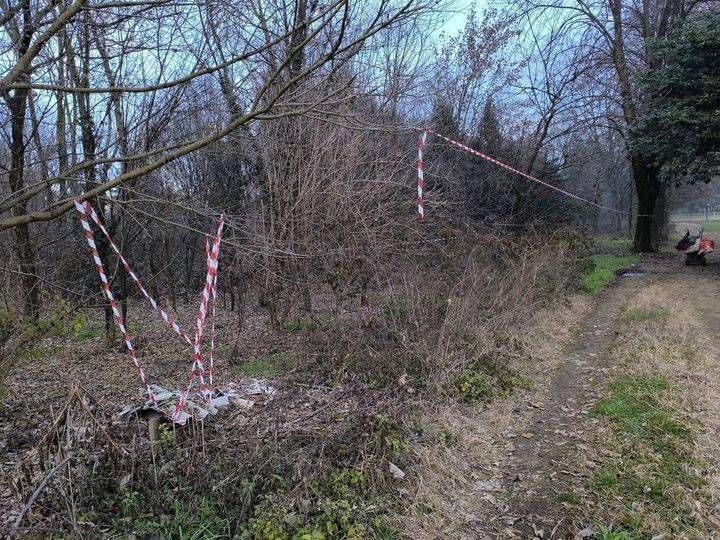 Amianto frantumato gettato in campagna, inquinamento e pericolo tra Solaro, Saronno, Cesate e Caronno Pertusella Amianto campagna solaro saronno