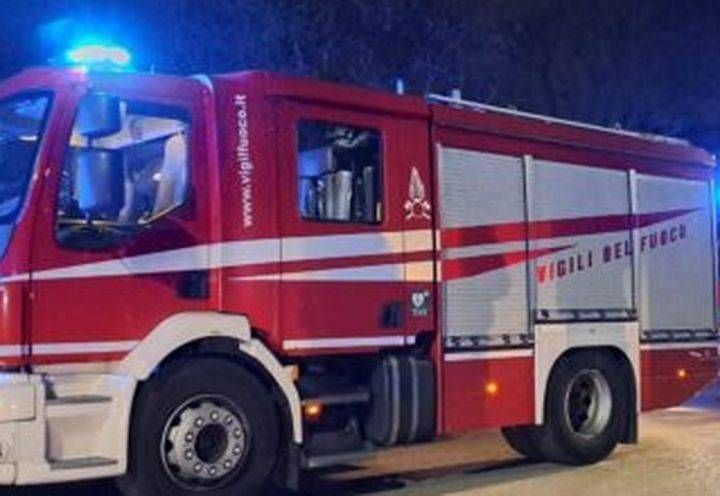 Dramma della povertà in Brianza, padre morto per esalazioni da un braciere, figlio ricoverato brianza povertà intossicato morto