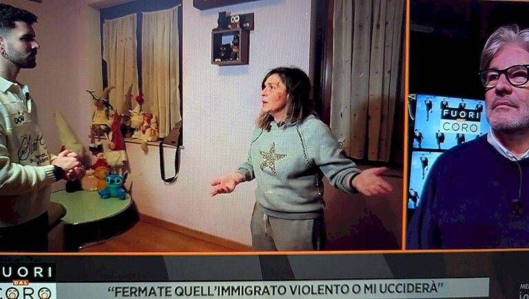 Fuori dal coro Alessandra Saronno