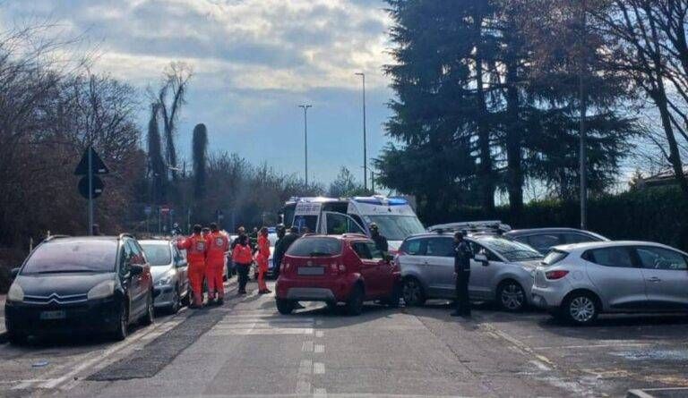 Incidente a Solaro, tre feriti tra cui un bambino Solaro incidente bambino