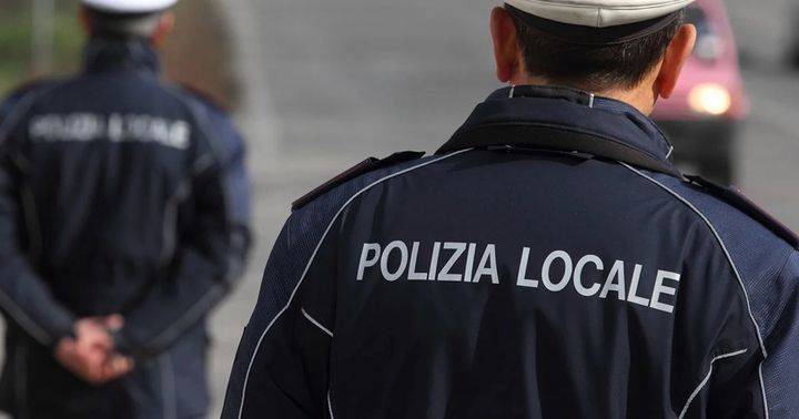 Da Paderno Dugnano a Senago sotto la pioggia: ottantanovenne smarrita salvata dalla Polizia Locale Polizia locale