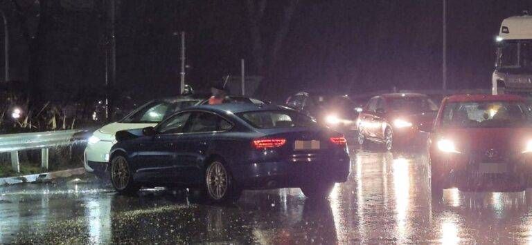 Traffico in tilt sulla Comasina tra Paderno e Senago per due incidenti ravvicinati sotto la pioggia incidente comasina code