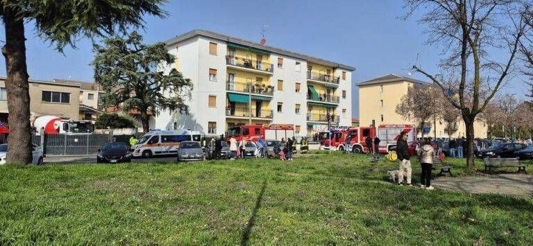 In fiamme monopattino elettrico in un appartamento di Limbiate: soccorso il proprietario 1000332159 768x355