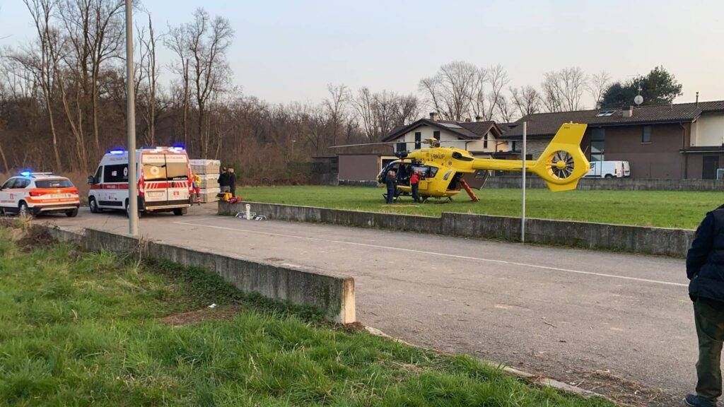Cogliate, atterra elicottero per una brutta caduta da cavallo nel Parco delle Groane – VIDEO Cogliate caduta da cavallo