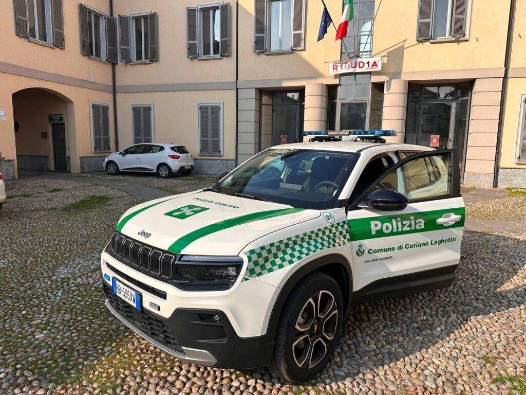 Ceriano Laghetto, una nuova auto per la Polizia locale con il contributo della Regione 2 scaled 1 1024x768