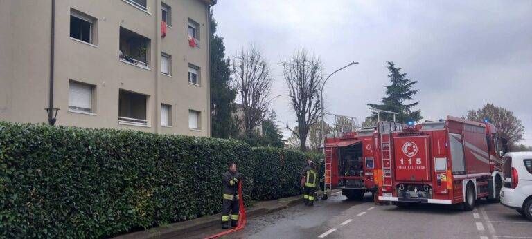 Incendio in casa a Garbagnate, tre intossicati IMG 20260318 WA0007 768x346