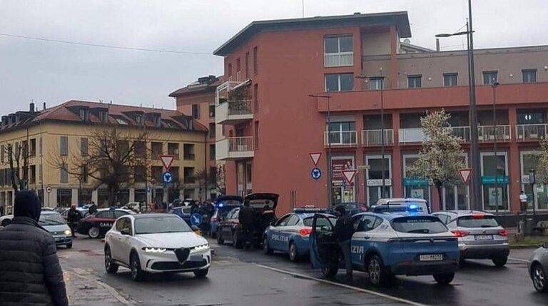 Inseguimento a Bollate partito con 3 colpi di pistola a Milano e un agente investito, caccia all’uomo inseguimento bollate