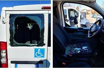 Senago, vandali contro i pulmini per il trasporto disabili Senago vandali pulmini disabili