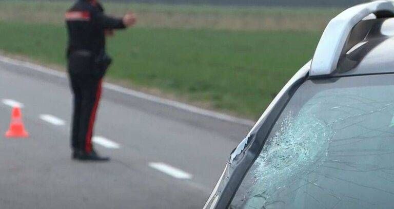 Investito da un’auto sul ciglio della strada, morto a 18 anni a Somma Lombardo Somma Lombardo morto