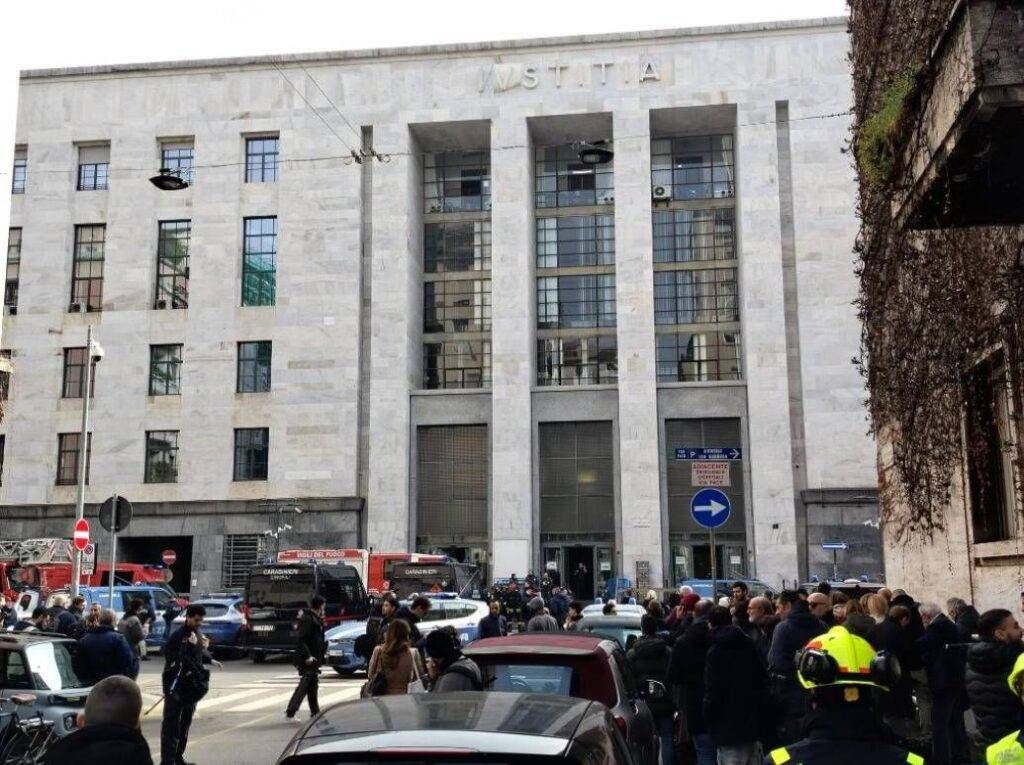 Allarme bomba al Tribunale di Milano: gli aggiornamenti WhatsApp Image 2026 03 06 at 13.38.26 1024x765