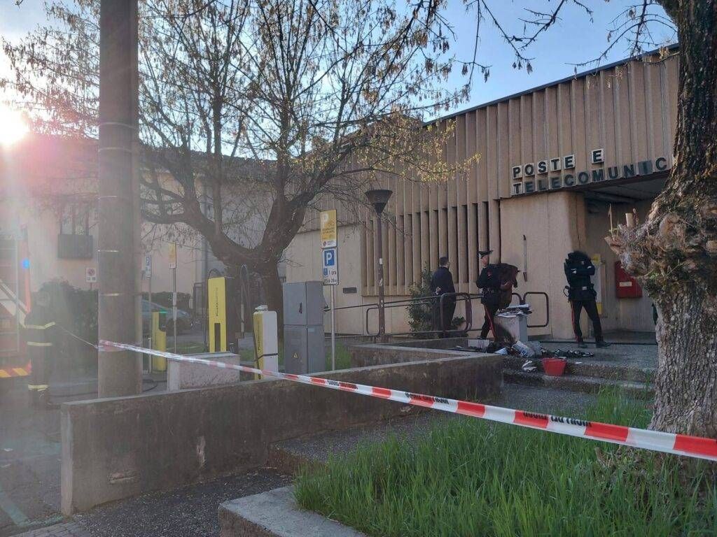 Posta chiusa a Uboldo: “Serve un ufficio temporaneo” incendio posta 3 1024x768