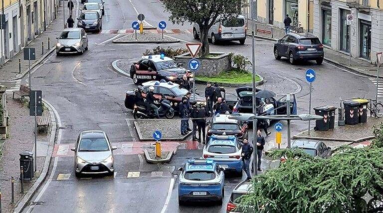 Inseguimento da Baranzate a Bollate con Polizia e Carabinieri Inseguimento baranzate bollate