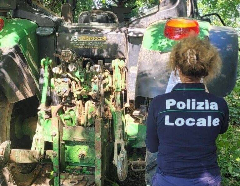 Trattore rubato a Cermenate trovato nascosto a Lazzate Lazzate trattore rubato