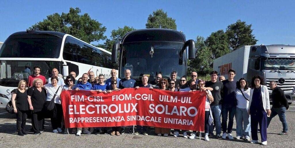 Electrolux, a Roma i dati sui tagli, ecco i posti di lavoro a rischio a Solaro Electrolux Solaro Roma